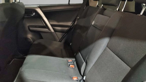 Toyota Rav4 2.5l hybrid 2WD Advance