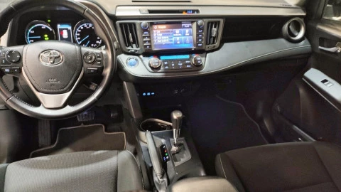 Toyota Rav4 2.5l hybrid 2WD Advance