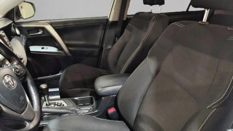 Toyota Rav4 2.5l hybrid 2WD Advance