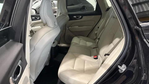 Volvo XC60 T6 Recharge Plus Dark AWD Auto 257 kW (350 CV)