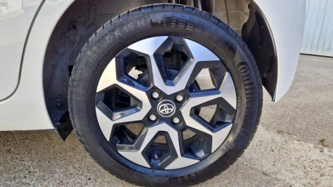 Toyota Aygo 1.0 70 x-play