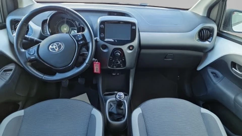 Toyota Aygo 1.0 70 x-play