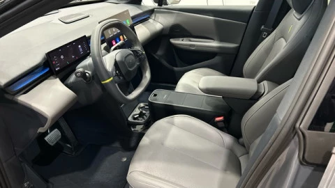 Lynk & Co 02 BEV 66kWh Core 200 kW (272 CV)