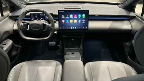 Lynk & Co 02 BEV 66kWh Core 200 kW (272 CV)