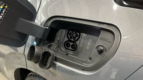 Lynk & Co 02 BEV 66kWh Core 200 kW (272 CV)