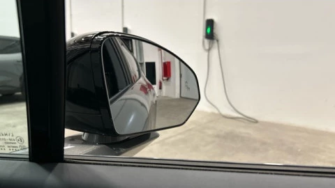 Lynk & Co 02 BEV 66kWh Core 200 kW (272 CV)