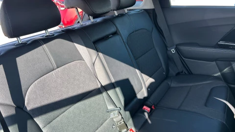 Kia Niro 1.6 GDi HEV 104kW (141CV) Drive