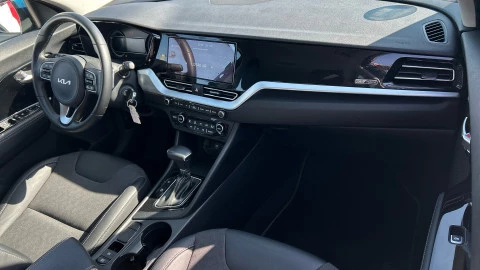 Kia Niro 1.6 GDi HEV 104kW (141CV) Drive
