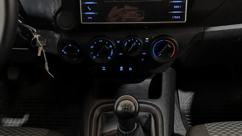 Toyota Hilux 2.4 D4D Cabina Doble GX