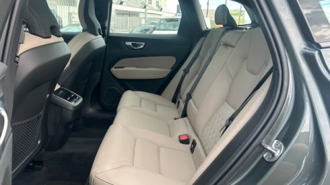 Volvo XC60 B5 G MHEV Ultra Dark AWD Auto 184 kW (250 CV)