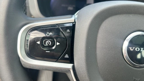 Volvo XC60 B5 G MHEV Ultra Dark AWD Auto 184 kW (250 CV)