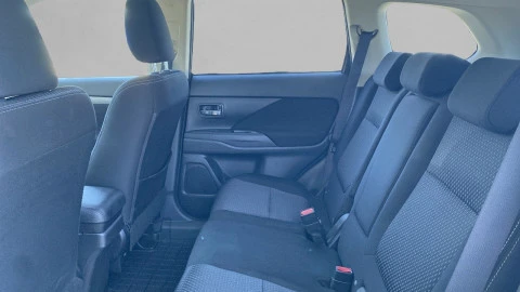 Mitsubishi Outlander 200 MPI Motion CVT 2WD 5 Plazas