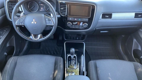 Mitsubishi Outlander 200 MPI Motion CVT 2WD 5 Plazas
