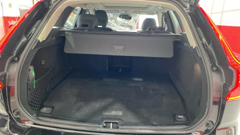 Volvo XC60 2.0 T6 AWD Recharge Core Auto