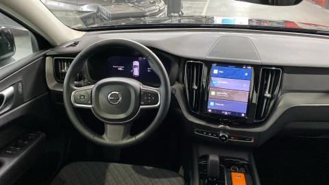 Volvo XC60 2.0 T6 AWD Recharge Core Auto