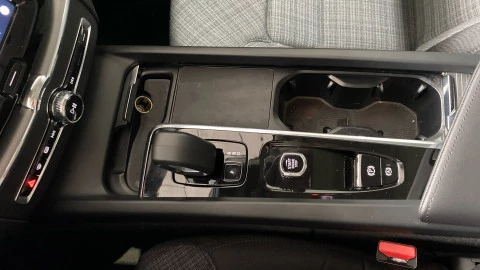 Volvo XC60 2.0 T6 AWD Recharge Core Auto