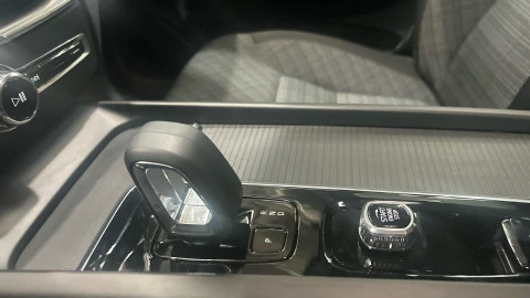 Volvo XC60 T6 Recharge Core AWD Auto 257 kW (350 CV)