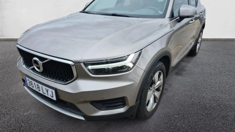 Volvo XC40 2.0 B3 G Momentum Pro Auto
