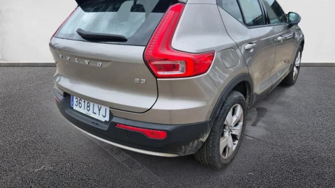 Volvo XC40 2.0 B3 G Momentum Pro Auto
