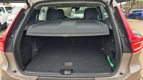 Volvo XC40 2.0 B3 G Momentum Pro Auto