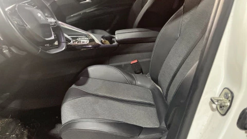 Peugeot 5008 1.2 PureTech 96KW S&S Allure EAT8