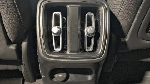 Volvo XC40 2.0 B3 G Core Auto