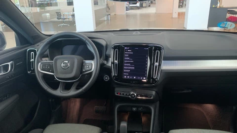 Volvo XC40 2.0 B3 G Plus Dark Auto