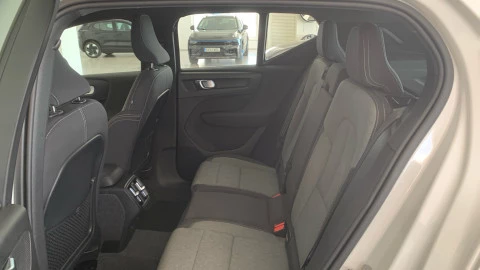 Volvo XC40 2.0 B3 G Plus Dark Auto
