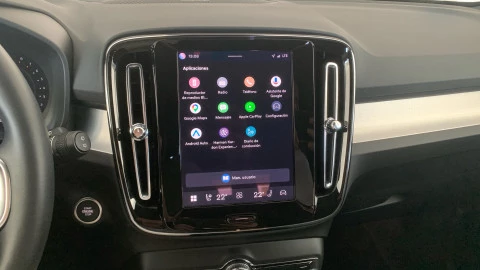 Volvo XC40 2.0 B3 G Plus Dark Auto