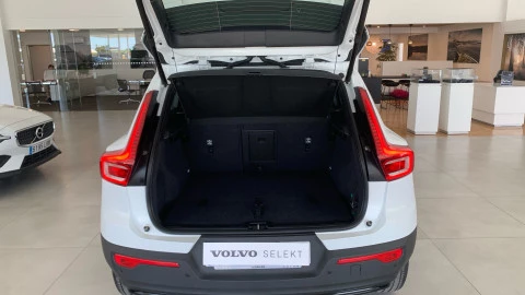 Volvo XC40 2.0 B3 G Plus Dark Auto