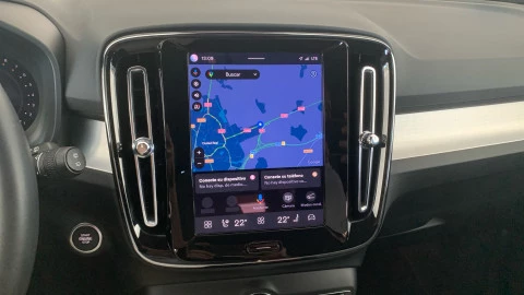 Volvo XC40 2.0 B3 G Plus Dark Auto