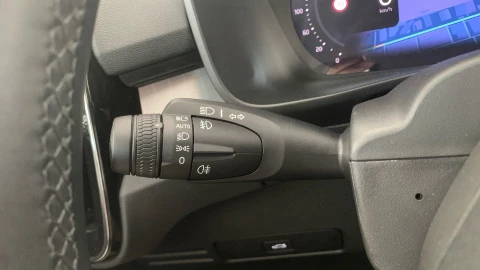 Volvo XC40 2.0 B3 G Plus Dark Auto