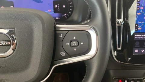 Volvo XC40 2.0 B3 G Plus Dark Auto