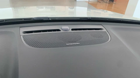 Volvo XC40 2.0 B3 G Plus Dark Auto