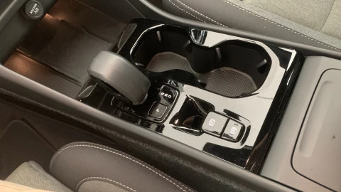 Volvo XC40 2.0 B3 G Plus Dark Auto