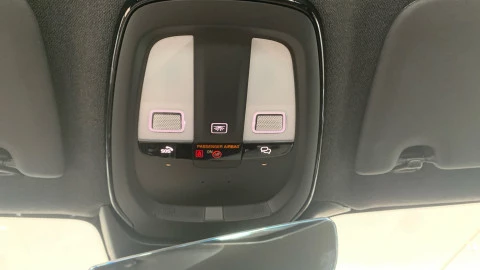 Volvo XC40 2.0 B3 G Plus Dark Auto