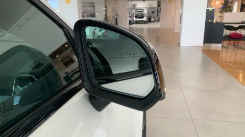 Volvo XC40 2.0 B3 G Plus Dark Auto