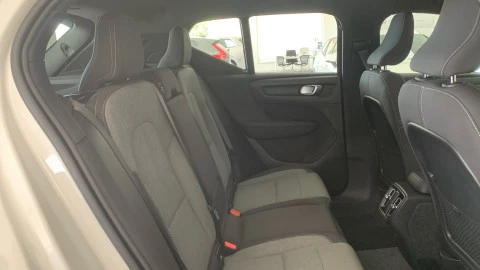 Volvo XC40 2.0 B3 G Plus Dark Auto