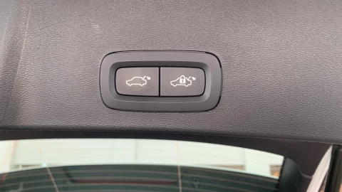 Volvo XC40 2.0 B3 G Plus Dark Auto