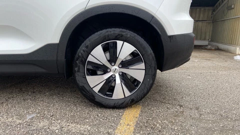 Volvo XC40 2.0 B3 G Plus Dark Auto