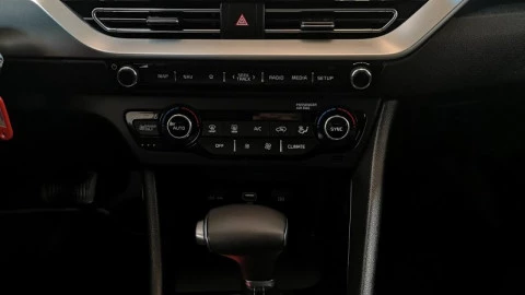 Kia Niro 1.6 GDi HEV 104kW (141CV) Drive