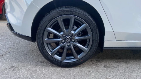 Mazda3 2.5L E-SKY G MHEV 103kW Centre-line