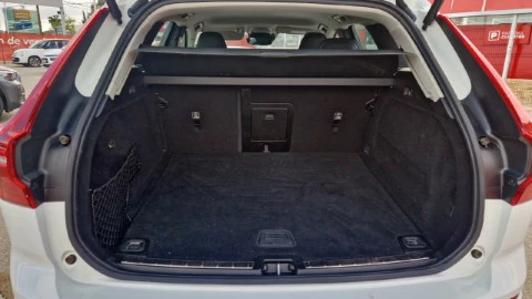 Volvo XC60 2.0 B4 D AWD Momentum Pro Auto