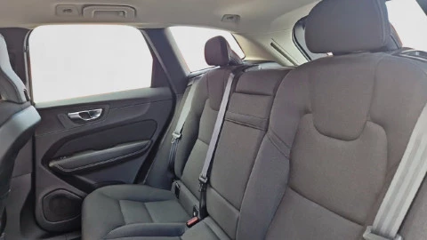 Volvo XC60 2.0 B4 D AWD Momentum Pro Auto