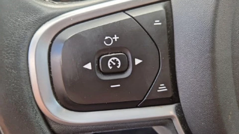 Volvo XC60 2.0 B4 D AWD Momentum Pro Auto