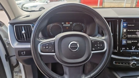 Volvo XC60 2.0 B4 D AWD Momentum Pro Auto