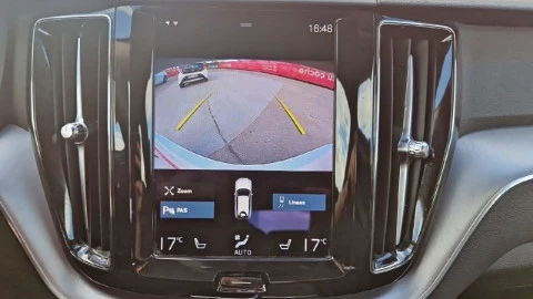 Volvo XC60 2.0 B4 D AWD Momentum Pro Auto