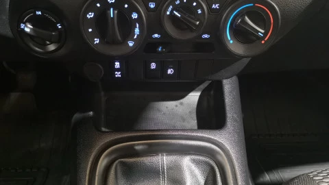 Toyota Hilux 2.4 D4D Cabina Doble GX