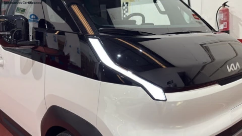 Kia PV5 Cargo Passenger L2H1 Long Range Plus