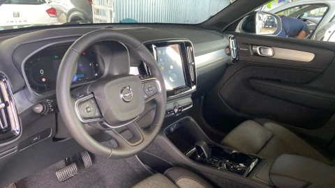 Volvo XC40 2.0 B3 G Plus Dark Auto